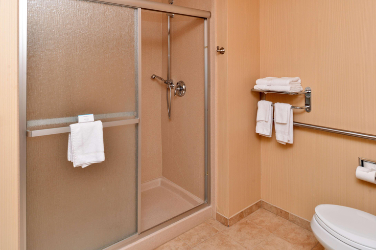 Bathroom 4, Hampton Inn Evanston, Uinta