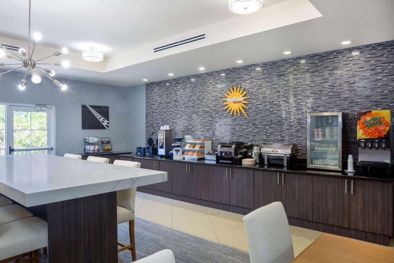 Food & Drinks 5, La Quinta Inn & Suites by Wyndham Sebring, Highlands