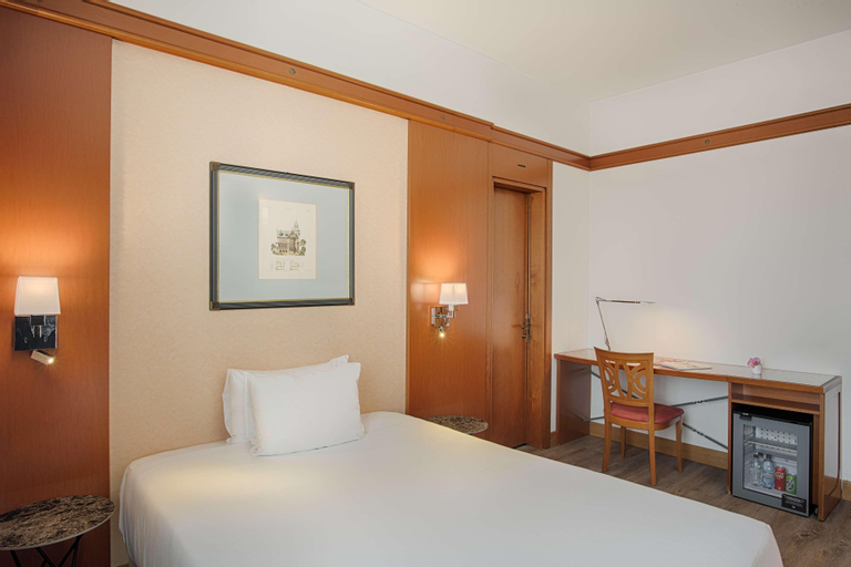 Bedroom 15
