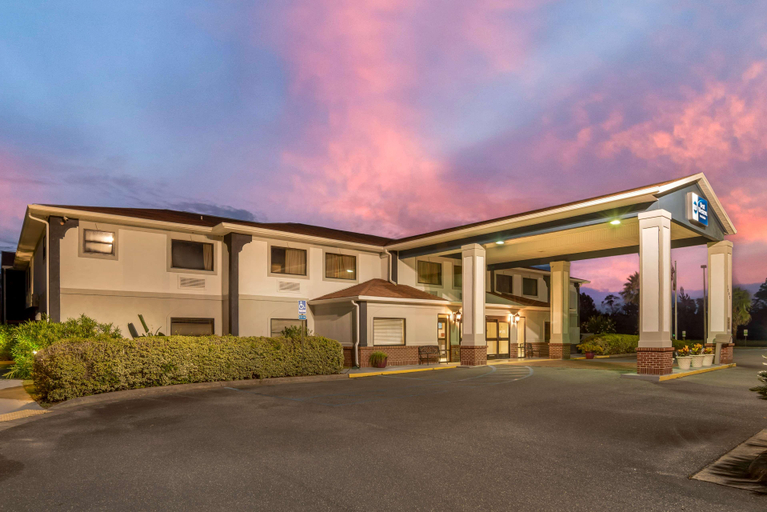 Exterior & Views 2, Best Western Wakulla Inn & Suites, Wakulla
