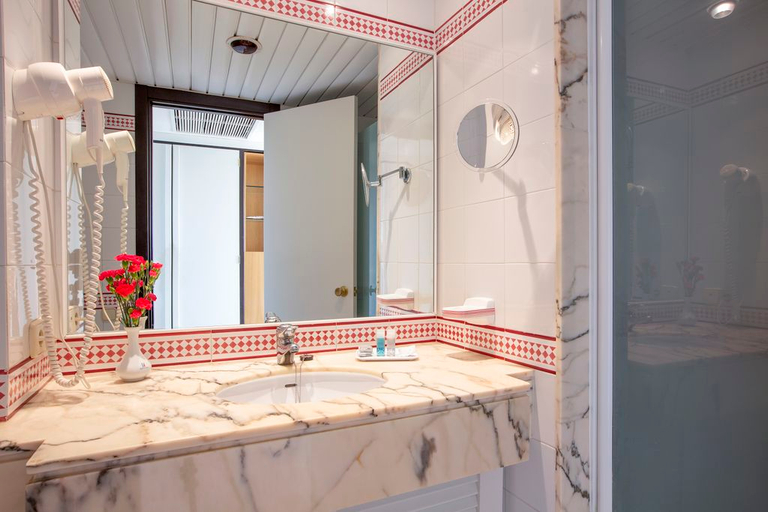 Bathroom 5, Welikehotel Marfil Playa, Baleares