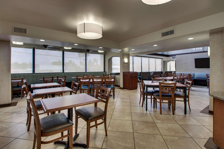 Food & Drinks 4, Sonesta Essential Houston Hobby Airport, Houston