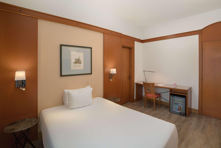 Bedroom 14
