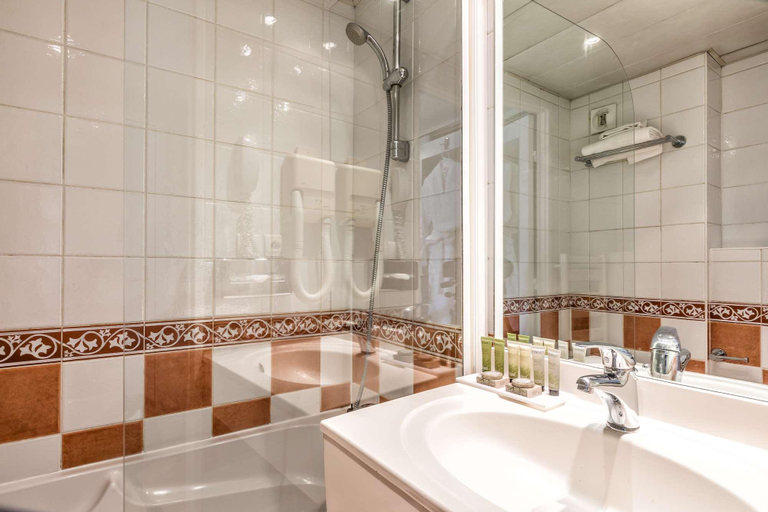 Bathroom 4, Villa Alessandra, Paris