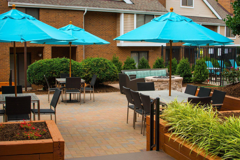 Food & Drinks 5, Tysons Corner Suites A Baymont By Wyndham, Fairfax