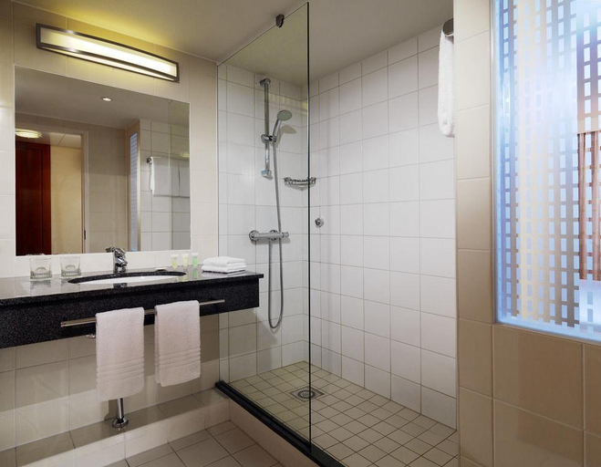 Bathroom 4, Courtyard by Marriott Paris La Defense West - Colombes, Hauts-de-Seine