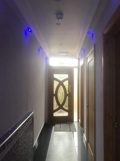 Public Area, Six Bells Hotels, London