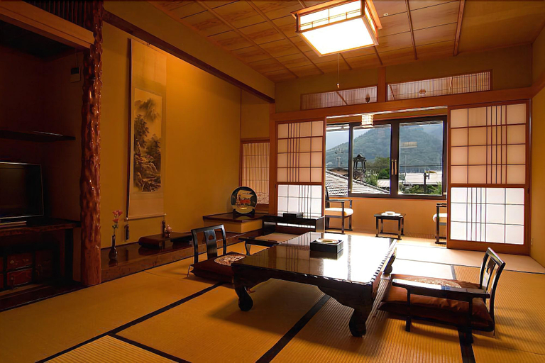 Bedroom 2, Ryotei Takano, Chikuma