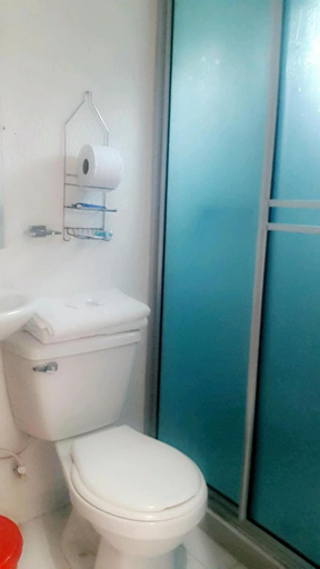 Bathroom 4, Casa 10, Medellín