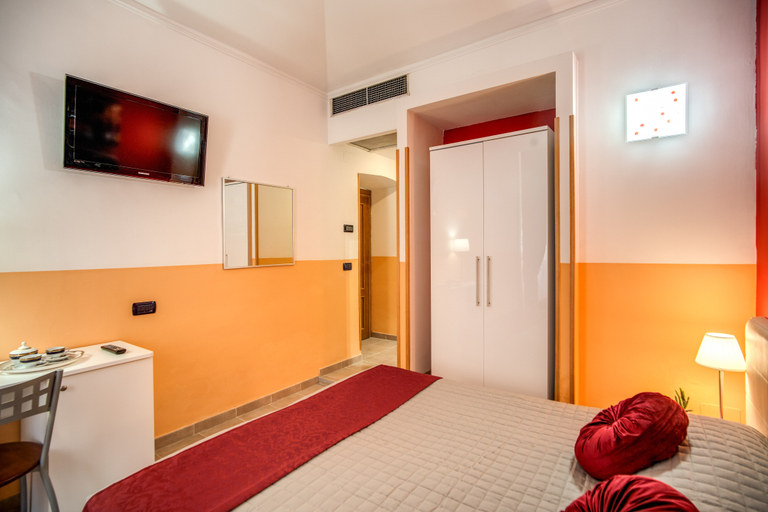 Bedroom 3, Magnifico, Rome
