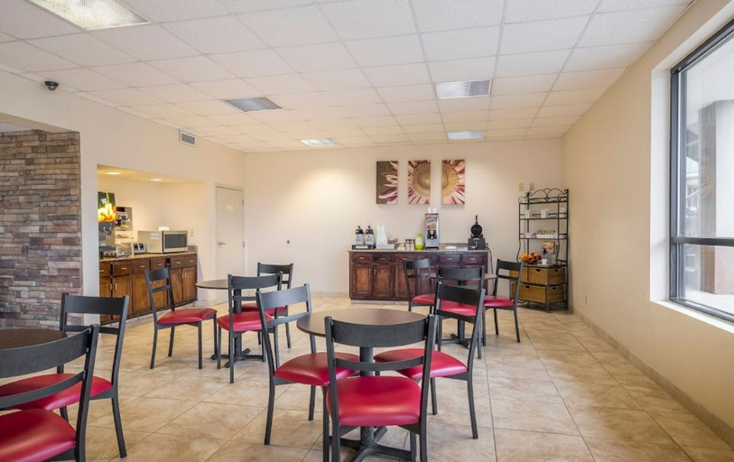 Food & Drinks 5, Red Roof Inn Mobile North - Saraland, Mobile