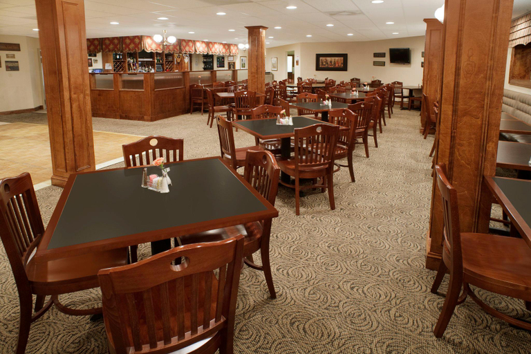 Food & Drinks 4, Clarion Hotel Suites Convention Center, Fredericksburg