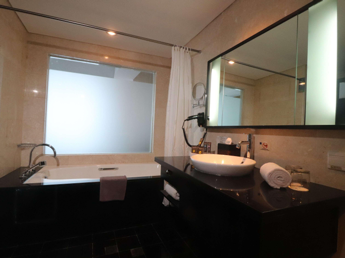 Bathroom 7