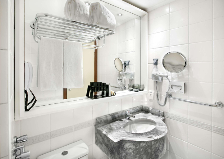 Bathroom 30