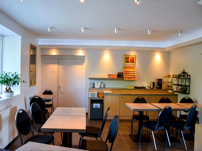 Food & Drinks 5, Hotel Aux Berges De L'Aveyron, Aveyron