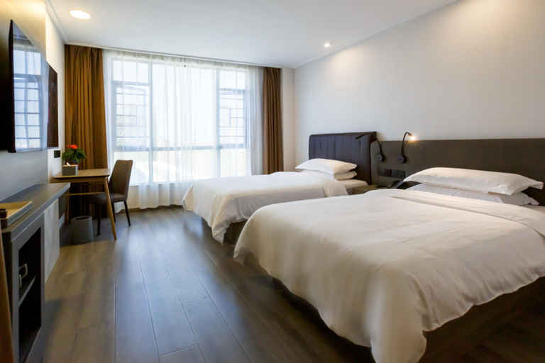 Bedroom 2, HuaTing Hotel (Poyang Wetland Park), Shangrao