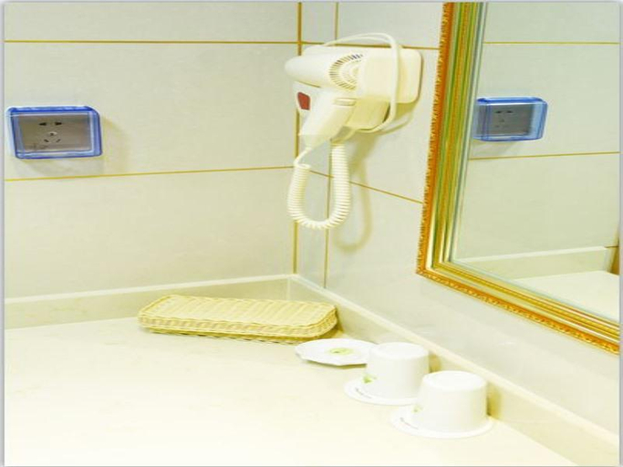 Bathroom 4, GreenTree Inn (Wuxi Huishan, Yangshan Town), Wuxi