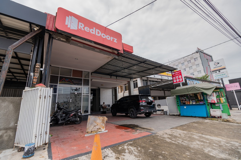 Others 5, RedDoorz Syariah near RS Mata Padang, Padang