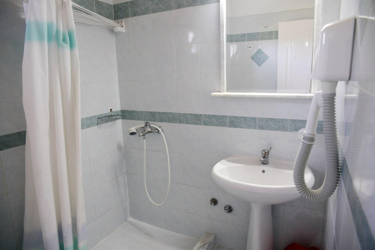 Bathroom, Oula maisonettes, Ionian Islands