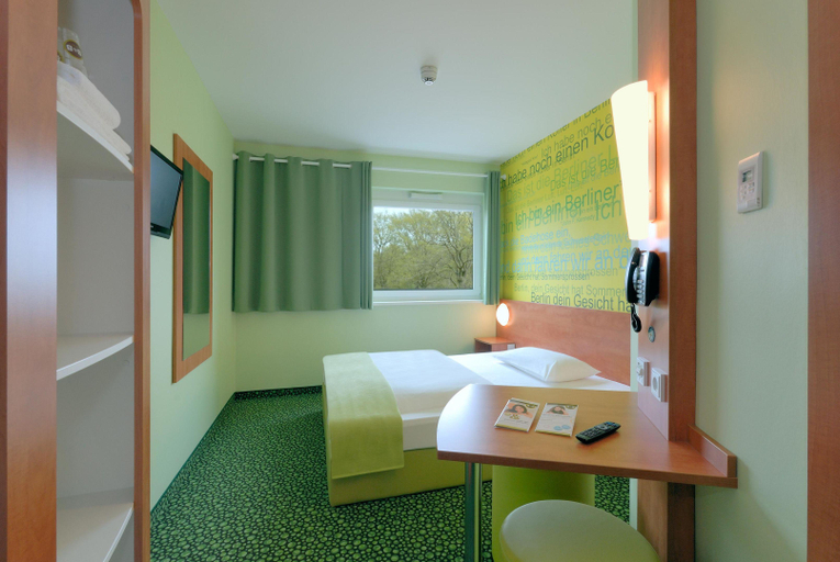 Bedroom 2, B&B Hotel Berlin-Airport, Dahme-Spreewald