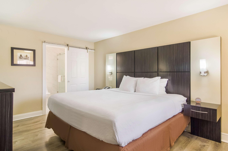 Bedroom 12