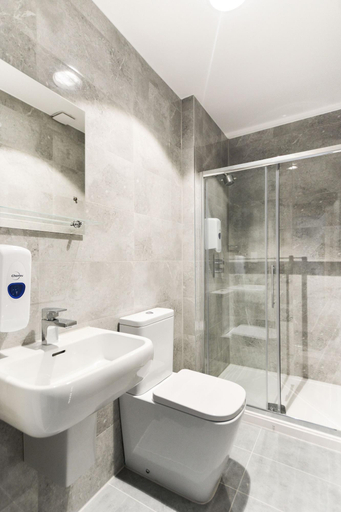 Bathroom 4, Green View Hotel Near Dartford, Kent