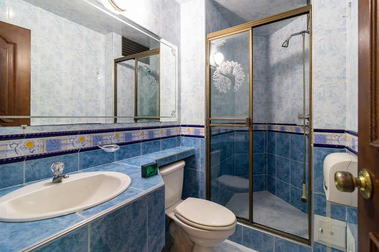 Bathroom 4, Hotel Palacio Real Bogota, Santafé de Bogotá
