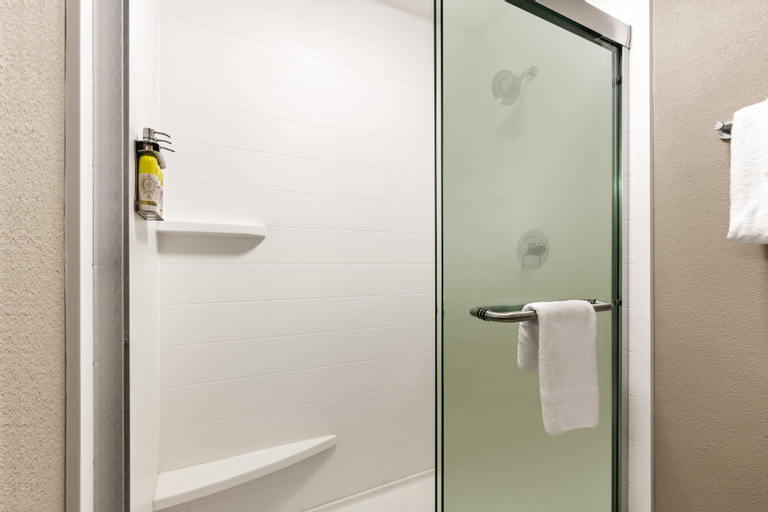 Bathroom 12