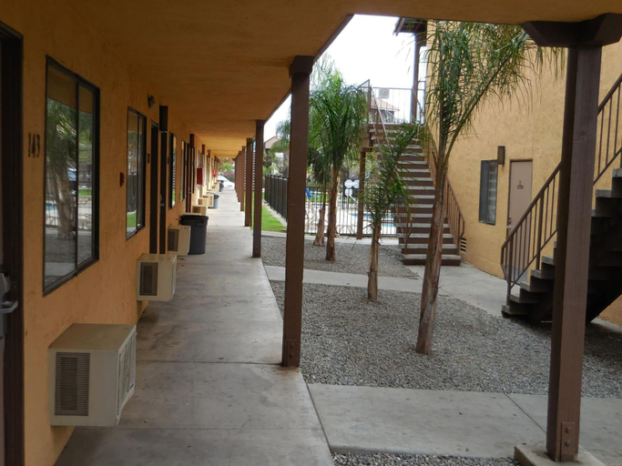Public Area 2, Best Economy Inn n Suites, Kern
