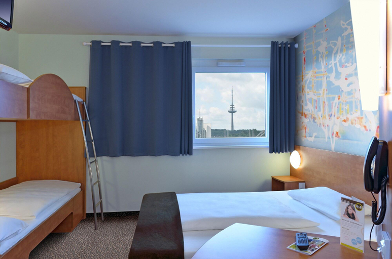 Bedroom 4, B&B Hotel Kiel-City, Kiel