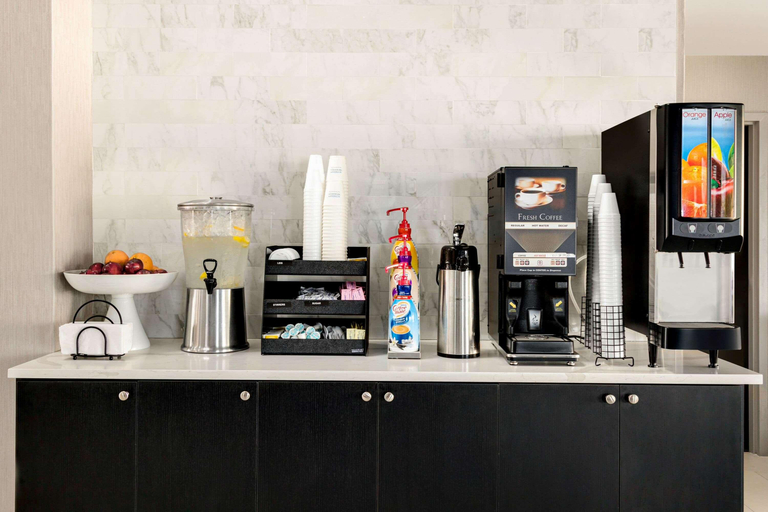 Food & Drinks 5, La Quinta Inn & Suites Dothan, Houston