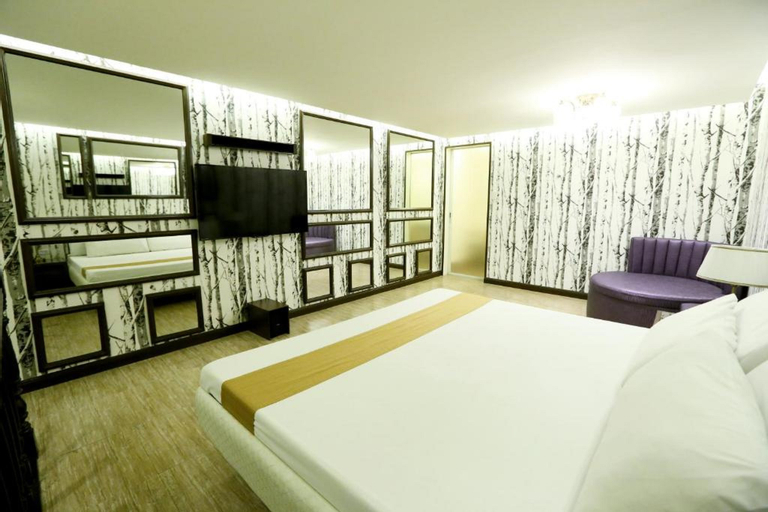 Bedroom 8