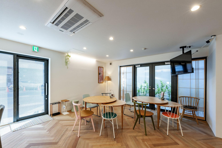 Others 2, plat hostel keikyu haneda home, Ōta