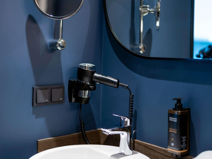 Bathroom 20
