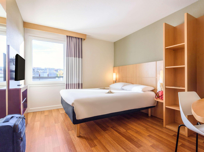 Bedroom 13