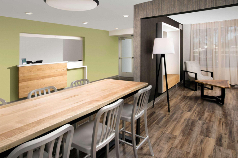 Public Area 2, Extended Stay America Select Suites - Tampa - Northeast, Hillsborough