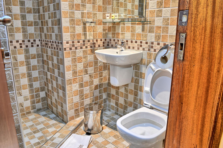 Bathroom 5, After 40 Hotel, Starehe