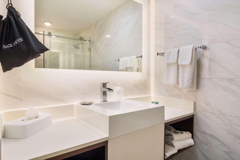 Bathroom 7