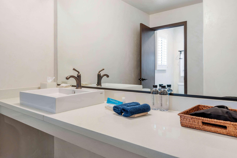 Bathroom 5, Hacienda de Leal, BW Signature Collection, San Benito