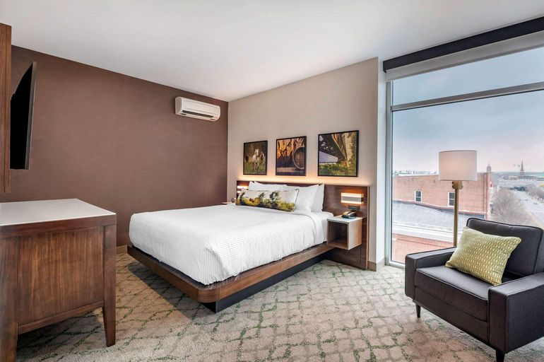 Bedroom 3, Cambria Hotel Louisville Downtown-Whiskey Row, Jefferson