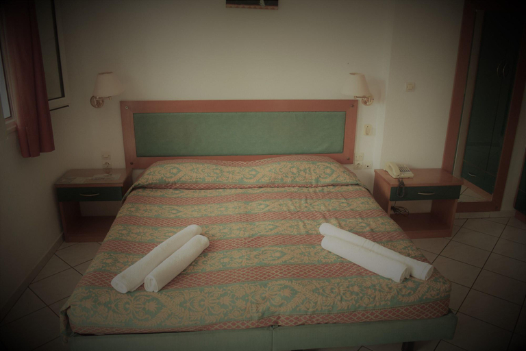 Bedroom 4, Oula maisonettes, Ionian Islands