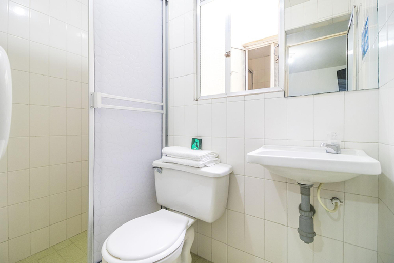 Bathroom, Hotel Ayenda Los Tres Pinos, Santafé de Bogotá