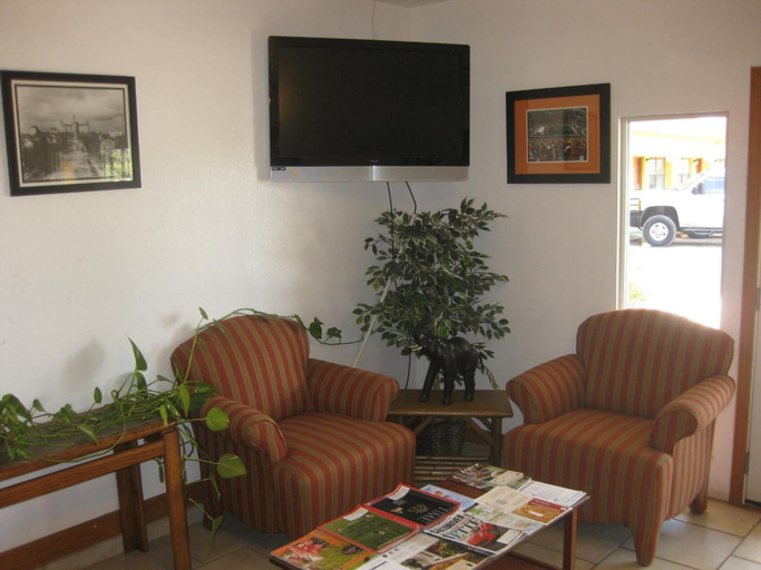 Public Area, The Heart of Texas Motel, Travis