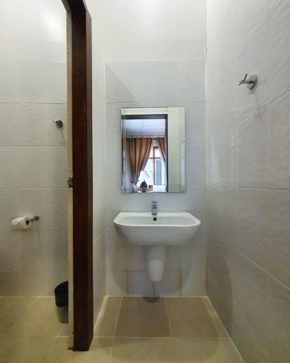 Bathroom 5, Dinsomon, Phra Nakhon