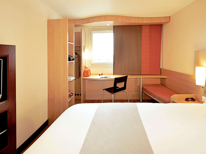 Bedroom 18