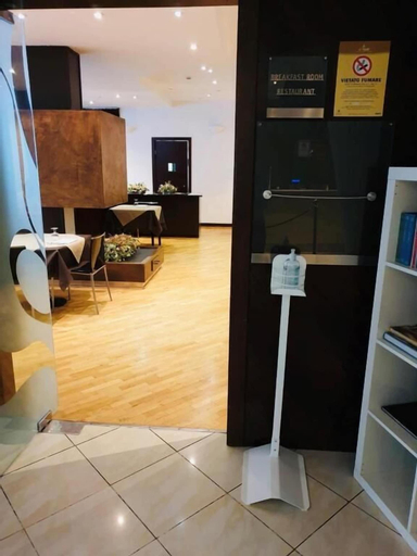 Public Area 22