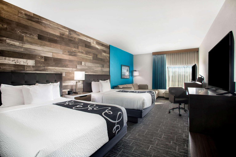 Bedroom 3, La Quinta Inn Suites By Wyndham Pittsburg, Crawford