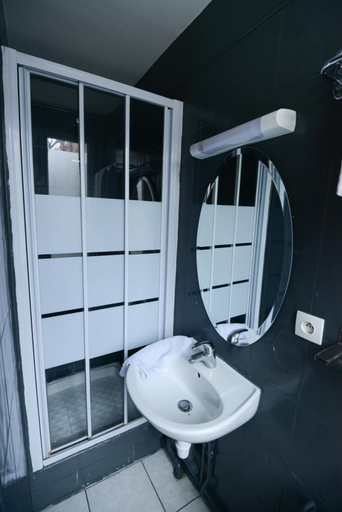 Bathroom 4, HÃ´tel du MontLouis, Paris