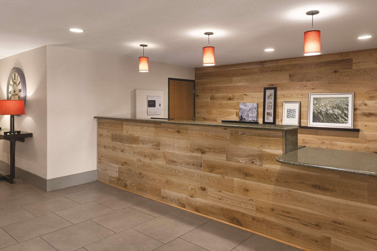 Public Area 4, Country Inn & Suites By Radisson, Abingdon, Va, Washington