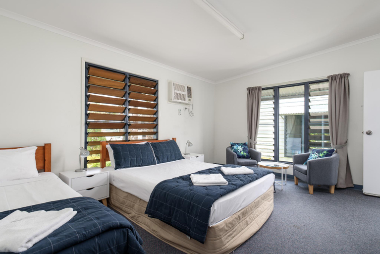 Bedroom 4, Tin Can Bay's Sleepy Lagoon Motel, Cooloola (excl. Gympie)